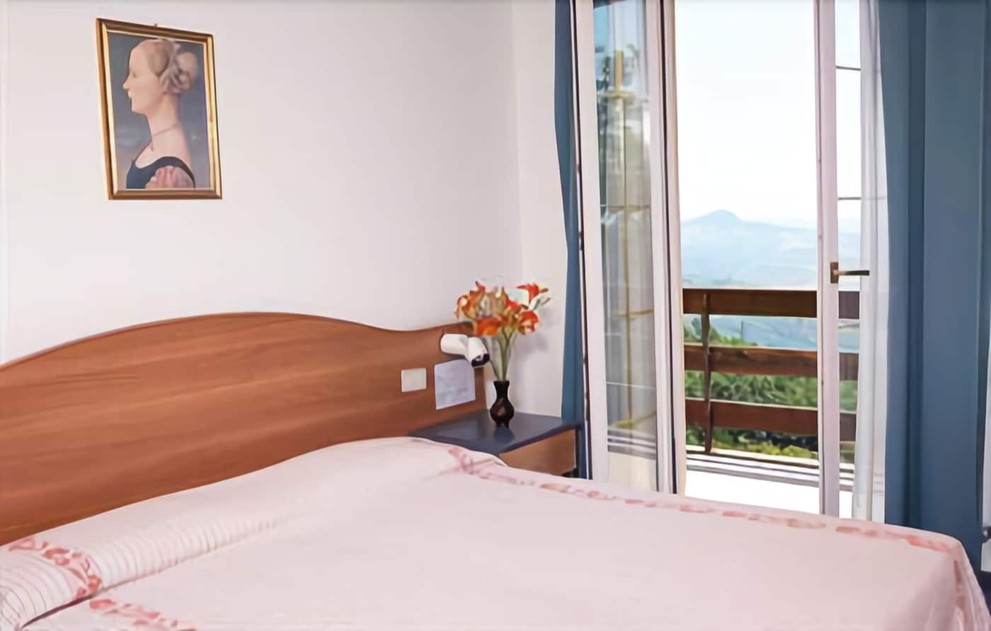 Hotel Gambrinus Abbadia San Salvator Dış mekan fotoğraf